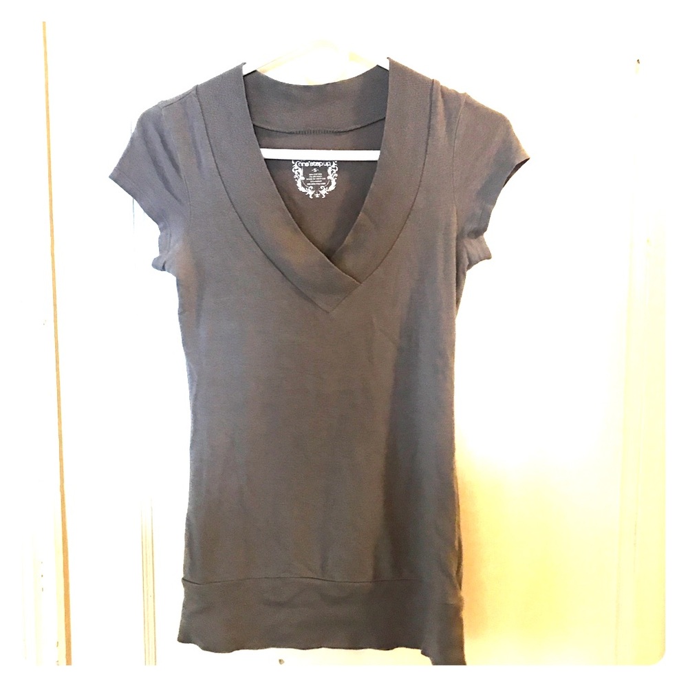 Short-Sleeve Fitted Sweater